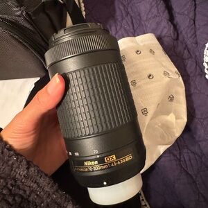 Nikon DX 70-300mm 4.5-6.3G ED Black Zoom Lens
